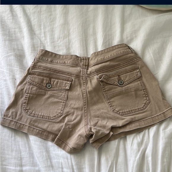 Khaki shorts - Picture 2 of 3